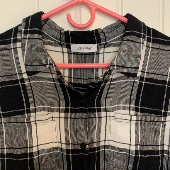 Like New! Calvin Klein Black/White Plaid Button Down Collared Long Sleeve Shirt - Picture 3 of 6
